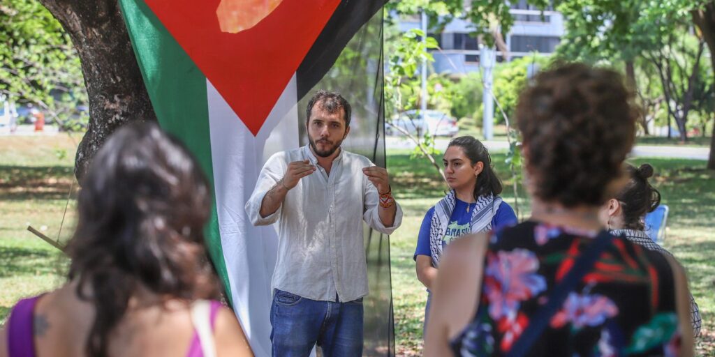 Israel decide deportar ativista Thiago Ávila que iniciou greve de fome