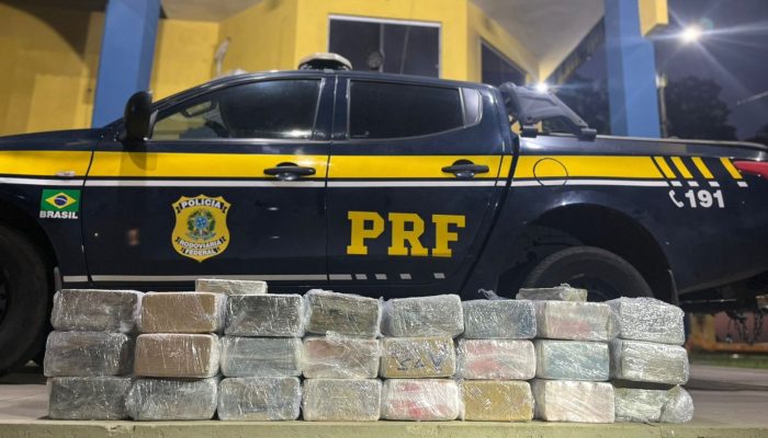 A PRF apreendeu 240 (duzentos e quarenta) tabletes de substância análoga à pasta de cocaína e R$ 154.963,00