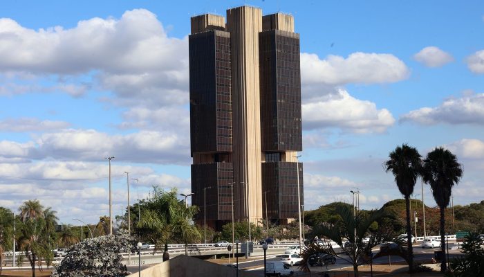 BC só publicará nova carta em abril, caso IPCA continue acima do teto