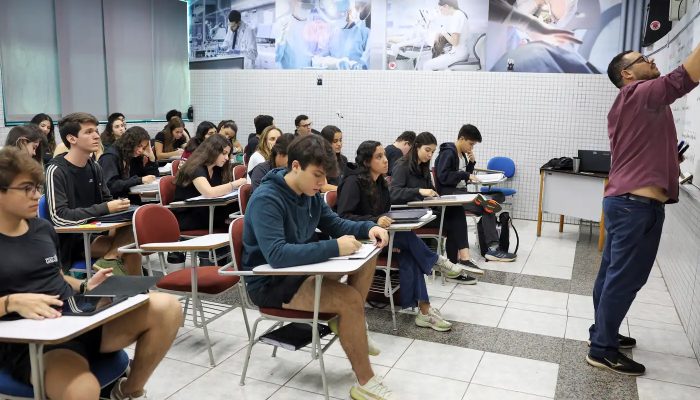 Termina hoje prazo para cursinhos populares enviarem propostas ao MEC
