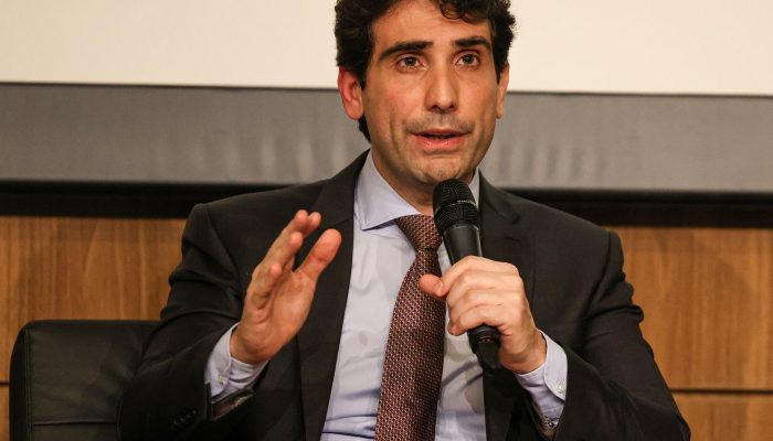 Galípolo diz que IOF não deveria ser usado para arrecadar