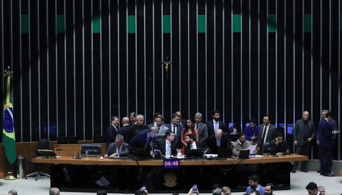Câmara aprova urgência para PL que proíbe desconto automático no INSS