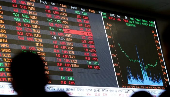 Bolsa supera os 141 mil pontos e volta a bater recorde