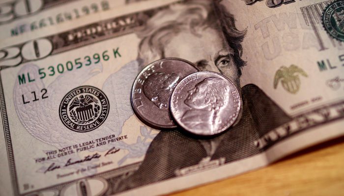 Dólar cai para R$ 5,53 após queda da inflação nos EUA