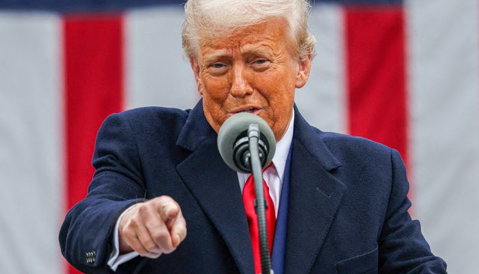 Trump diz que Putin ficou "absolutamente louco" e analisa mais sanções