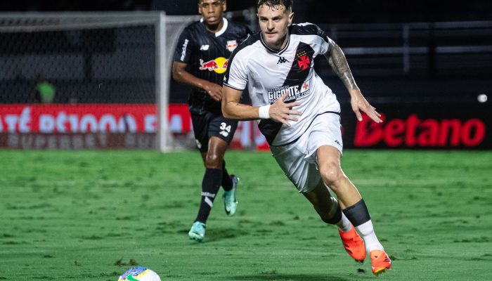 Brasileiro: Vasco enfrenta Bragantino para tentar se afastar do Z4