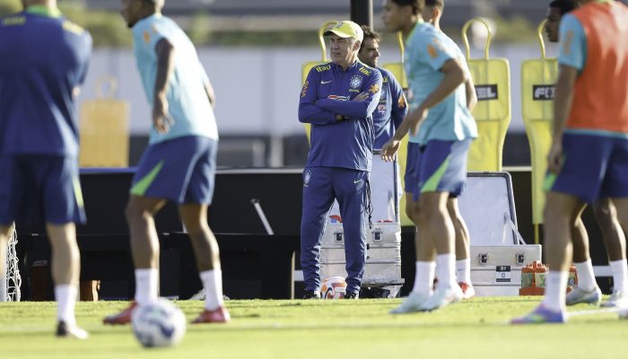 Carlo Ancelotti comanda o primeiro treino da seleção brasileira