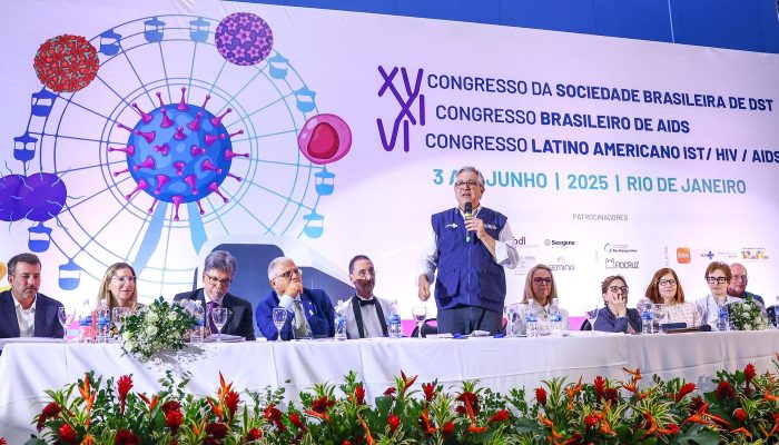 Brasil reduz transmissão do HIV vertical e pede certificado da Opas