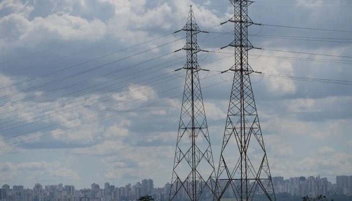 Nova MP tenta evitar alta na conta de luz após derrubada de vetos