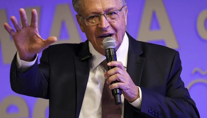 Alckmin passa por exames após sentir enjoo e dores abdominais