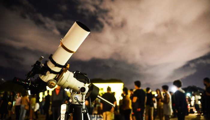 Alinhamento com a Lua torna estrelas Spica e Antares mais visíveis