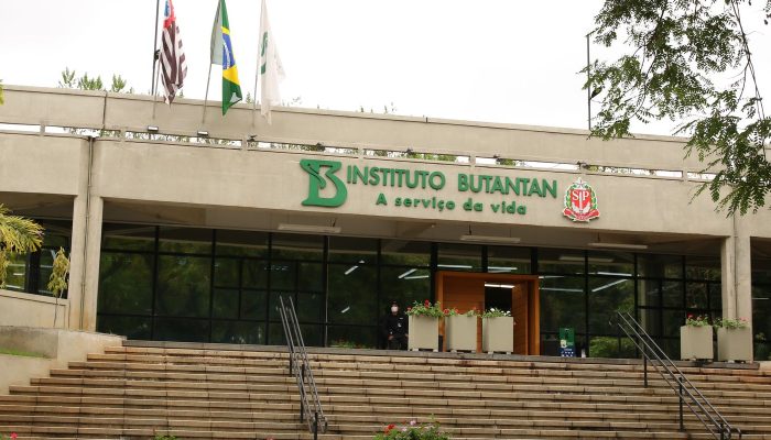 Butantan se prepara para testar vacina contra gripe aviária em humanos