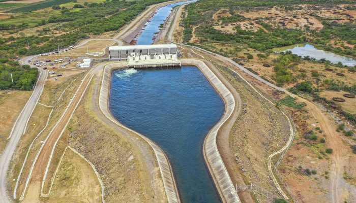 Comissão do governo visita obras da transposição do São Francisco