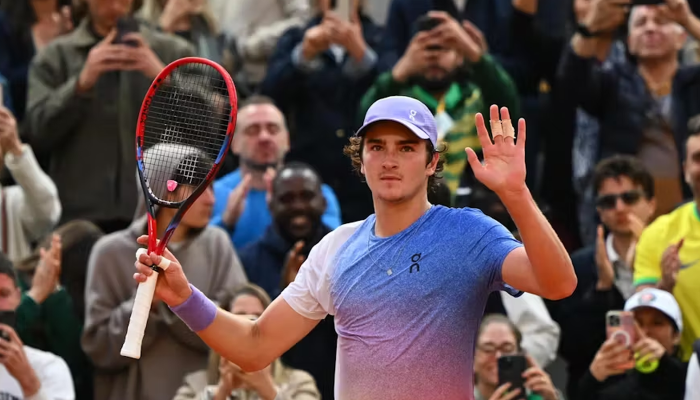Roland Garros: Fonseca estreia com vitória implacável sobre ex-top 10