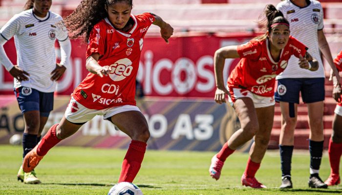 Vila Nova vence nos pênaltis e vai à final do Brasileirão Feminino A3