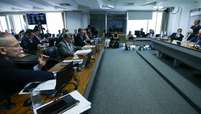 CCJ do Senado suspende demarcação de terras indígenas em SC