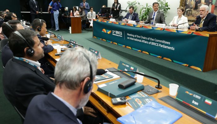 Parlamentares do Brics criticam guerra tarifária promovida pelos EUA