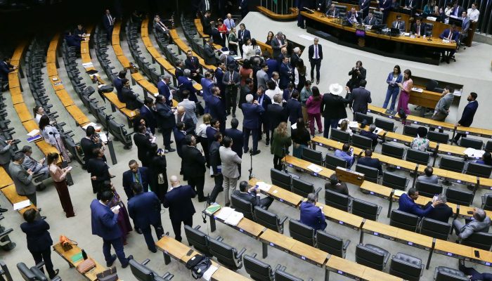 Congresso dá 10 dias para governo ter alternativa ao aumento do IOF