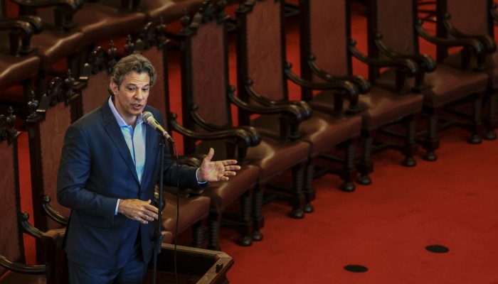 Haddad defende mobilização de progressistas contra desigualdade