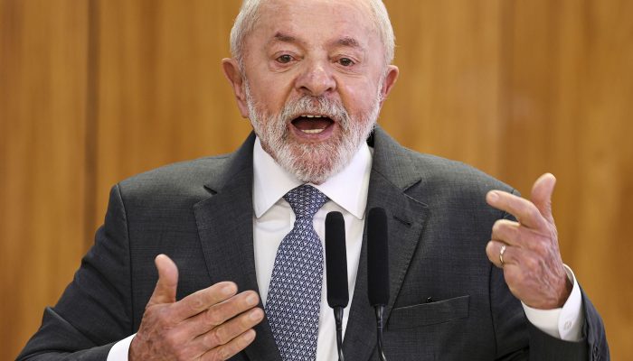 Com crise de labirintite, Lula faz exames em hospital em Brasília