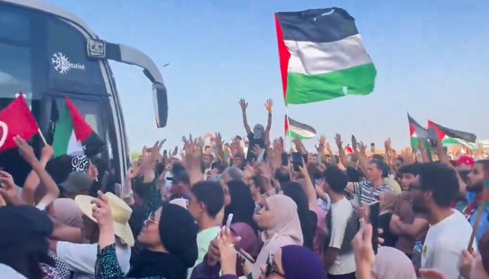 Milhares de ativistas marcham a Gaza para romper bloqueio de Israel