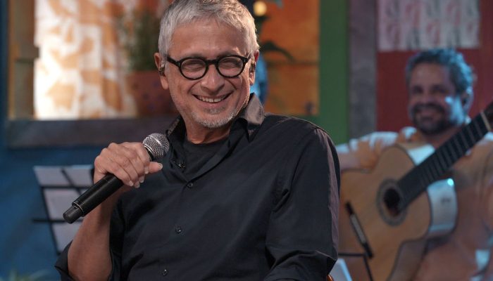 Zé Renato canta Zé Keti no programa Samba na Gamboa