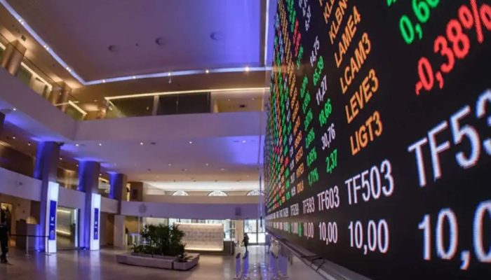 Bolsa atinge novo recorde histórico e se aproxima dos 140 mil pontos
