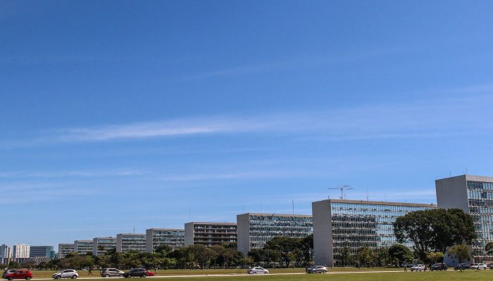 Senado aprova reajuste salarial de servidores federais