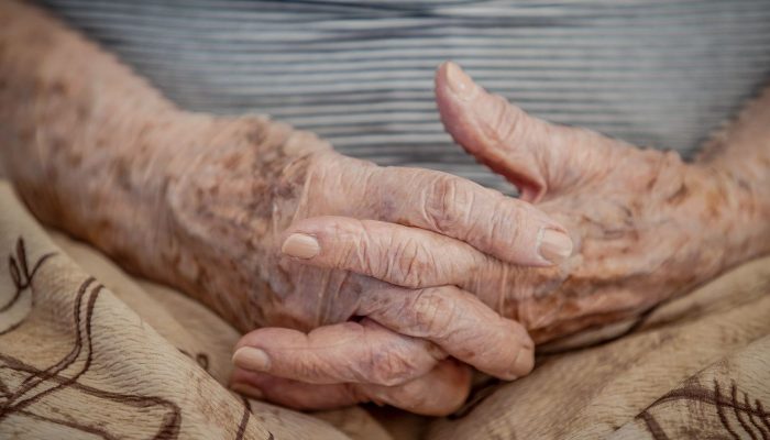 Demência em idosos hospitalizados é despercebida em até 50% dos casos