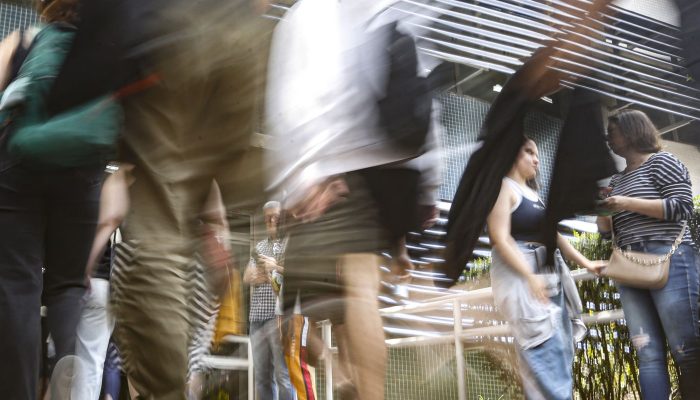 Alunos de cursinhos populares irão receber bolsa de R$ 200 por mês