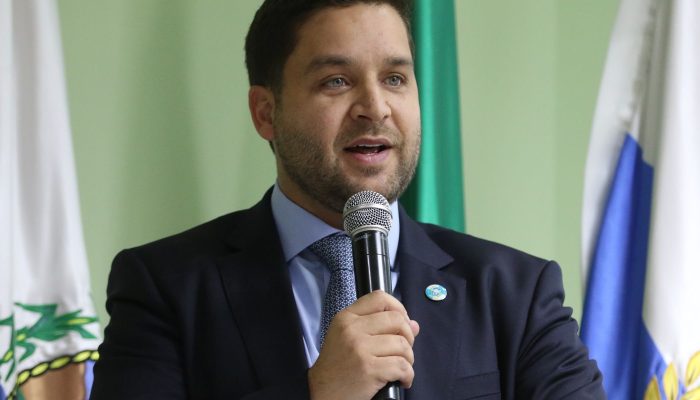 Vice-governador do Rio deixa cargo para assumir vaga no TCE