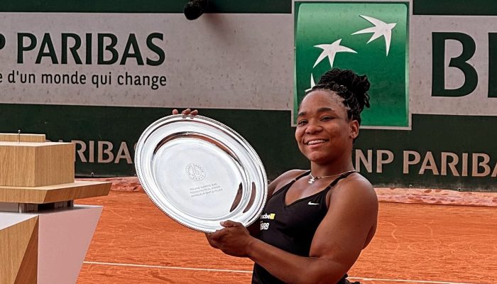 Vitória Miranda é campeã juvenil de simples e duplas em Roland Garros