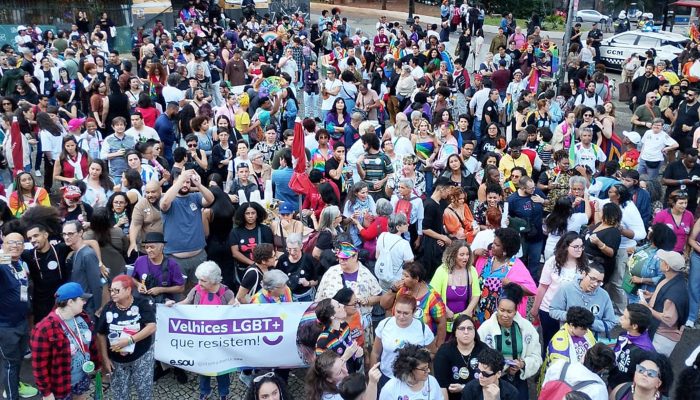 Caminhada de mulheres lésbicas protesta contra violências e racismo
